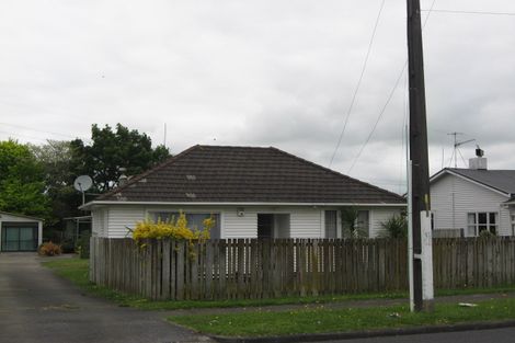 Photo of property in 12b Graham Road, Conifer Grove, Takanini, 2112