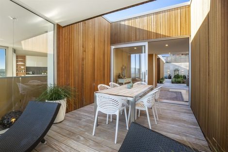 Photo of property in 10 Seascape View, Paremata, Porirua, 5024