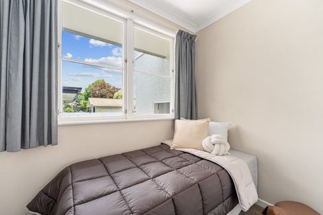 Photo of property in 2 Squires Place, Awapuni, Palmerston North, 4412