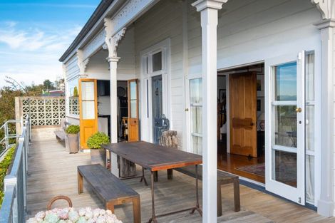 Photo of property in 1 Seaview Terrace, Bluff Hill, Napier, 4110