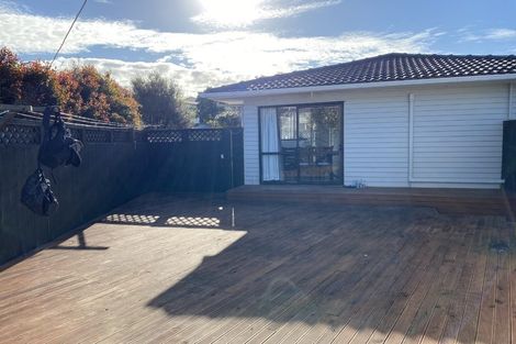 Photo of property in 2/24 Hatherlow Street, Glenfield, Auckland, 0629