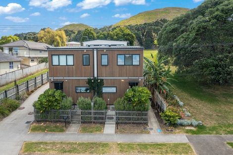 Photo of property in 2/141 Wallace Road, Mangere Bridge, Auckland, 2022
