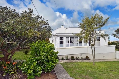 Photo of property in 57 Old Lake Road, Narrow Neck, Auckland, 0624