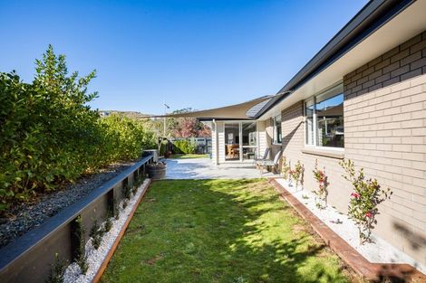 Photo of property in 31 Banks Boulevard, Whitby, Porirua, 5024