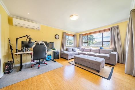 Photo of property in 17 Mcgowan Road, Wainuiomata, Lower Hutt, 5014