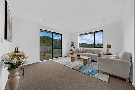 Photo of property in 31 Misty Valley Drive, Henderson, Auckland, 0612