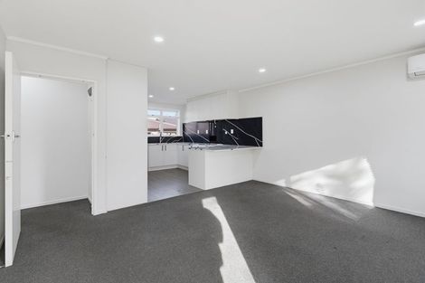 Photo of property in 2/24a Vine Street, Mangere East, Auckland, 2024