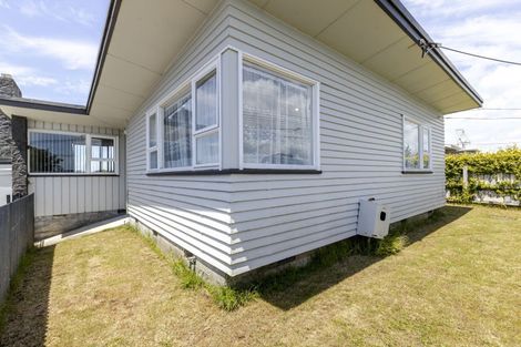 Photo of property in 5 Fernleigh Street, Ferndale, New Plymouth, 4310