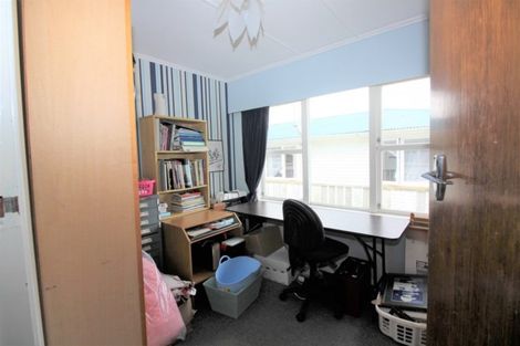 Photo of property in 13 Chamberlain Street, Dannevirke, 4930