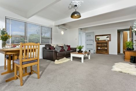 Photo of property in 1/4 Lynn Road, Bayview, Auckland, 0629
