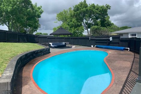 Photo of property in 10 Yeoman Place, Howick, Auckland, 2014