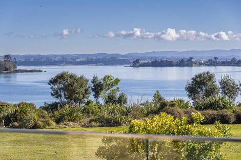 Photo of property in 42 Tahuna Minhinnick Drive, Glenbrook, Waiuku, 2681