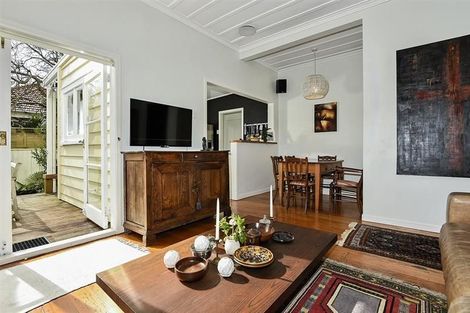 Photo of property in 9a Beatrix Street, Avondale, Auckland, 1026