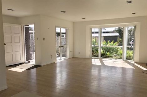 Photo of property in 1/73 Shakespeare Road, Milford, Auckland, 0620