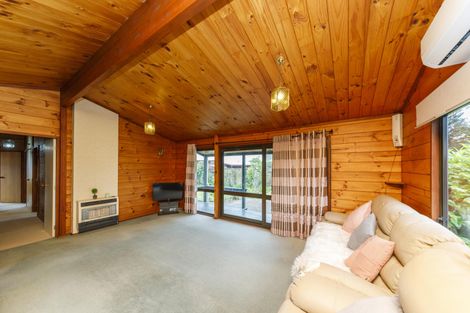 Photo of property in 12 Suzanne Grove, Kelvin Grove, Palmerston North, 4414