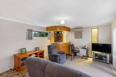 Photo of property in 32 Kirby Street, Glendene, Auckland, 0602