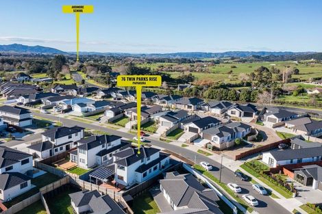 Photo of property in 76 Twin Parks Rise, Papakura, 2110