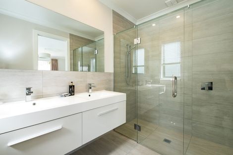 Photo of property in 1a Selwyn Road, Havelock North, 4130