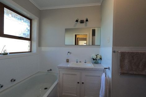 Photo of property in 2 Park Lane, Waitara, 4320