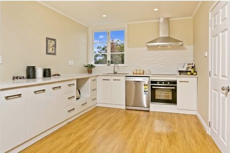 Photo of property in 187 Browns Bay Road, Browns Bay, Auckland, 0630