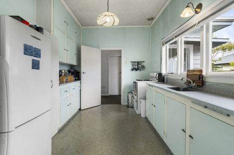 Photo of property in 93 Lynwood Road, New Lynn, Auckland, 0600