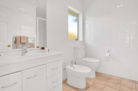 Photo of property in 52 Lysaght Place, Welcome Bay, Tauranga, 3112