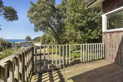 Photo of property in 18 Glenelg Road, Red Beach, 0932