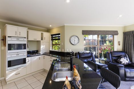 Photo of property in 1 The Oaks, Awapuni, Palmerston North, 4412