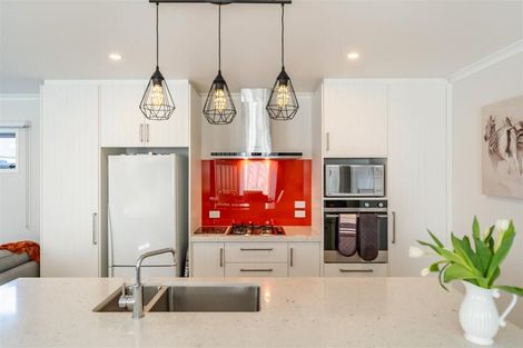 Photo of property in 2 Pattullo Crescent, Wallaceville, Upper Hutt, 5018