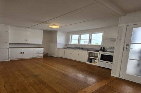 Photo of property in 3 Donovan Avenue, Massey, Auckland, 0614