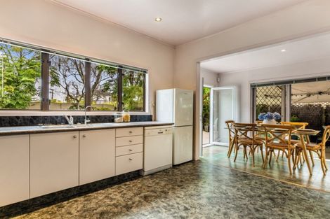 Photo of property in 490 Te Atatu Road, Te Atatu Peninsula, Auckland, 0610