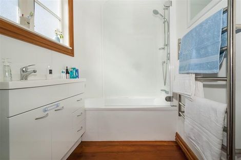 Photo of property in 106 Naenae Road, Naenae, Lower Hutt, 5011