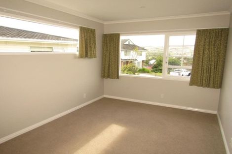 Photo of property in 6 Saint Hildas Glade, Tawa, Wellington, 5028