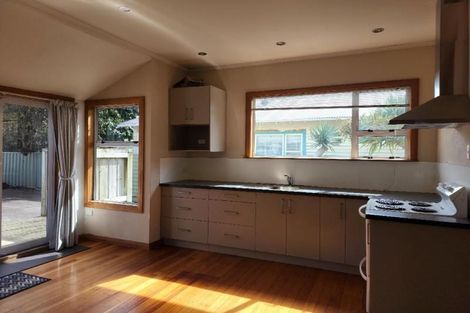 Photo of property in 42 Fitzroy Road, Fitzroy, New Plymouth, 4312