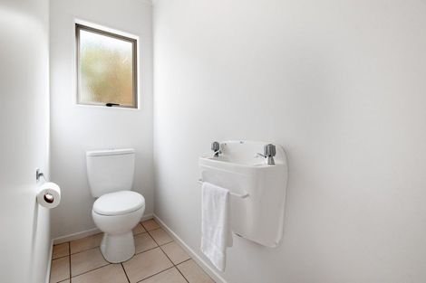 Photo of property in 1/122 Manuka Road, Bayview, Auckland, 0629