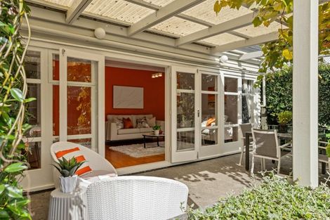 Photo of property in 76 Mount Smart Road, Onehunga, Auckland, 1061