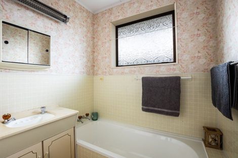 Photo of property in 2/151 Carrington Street, Lower Vogeltown, New Plymouth, 4310