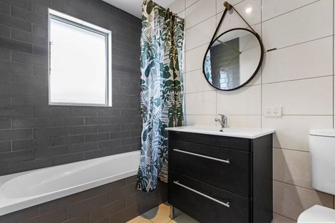 Photo of property in 1/2 Moreland Avenue, Papanui, Christchurch, 8053