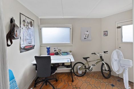 Photo of property in 108 Oriental Parade, Oriental Bay, Wellington, 6011