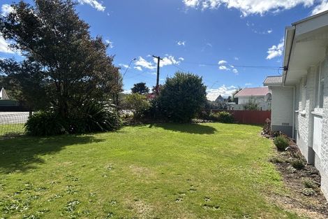 Photo of property in 14 Wairau Road, Picton, 7220