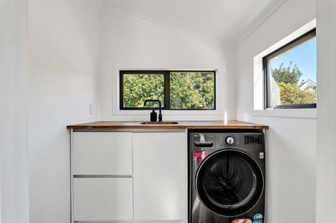 Photo of property in 22 Olivia Street, Stratford, 4332