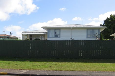 Photo of property in 26 Riverpark Crescent, Henderson, Auckland, 0610