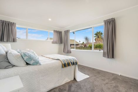 Photo of property in 1/48 Trimdon Street, Randwick Park, Auckland, 2105