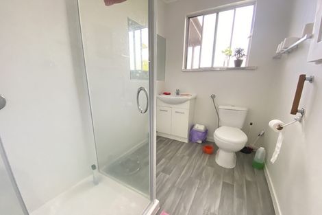 Photo of property in 2/14 Downing Street, Glenfield, Auckland, 0629