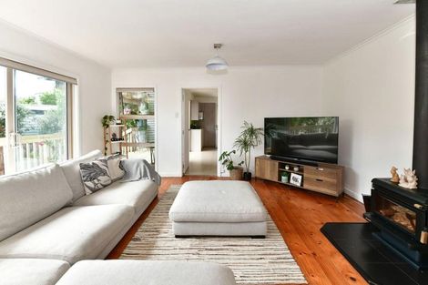 Photo of property in 2/596 Whangaparaoa Road, Stanmore Bay, Whangaparaoa, 0932