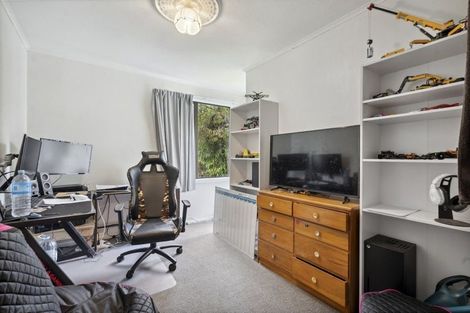 Photo of property in 414 Stokes Valley Road, Stokes Valley, Lower Hutt, 5019