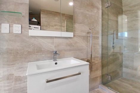 Photo of property in Frank Sargeson Apts, 205/80 Anzac Street, Takapuna, Auckland, 0622