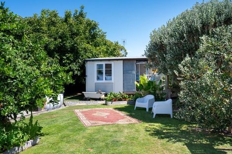 Photo of property in 21 Grove Road, Haumoana, 4102