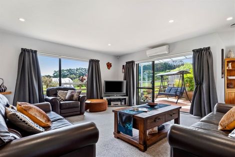 Photo of property in 68 South Kensington Way, Henderson, Auckland, 0612