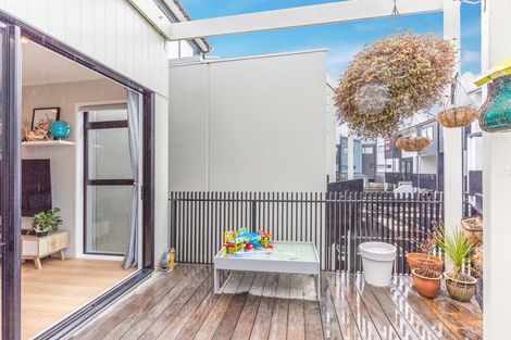 Photo of property in 3 William Stratton Lane, Hobsonville, Auckland, 0616